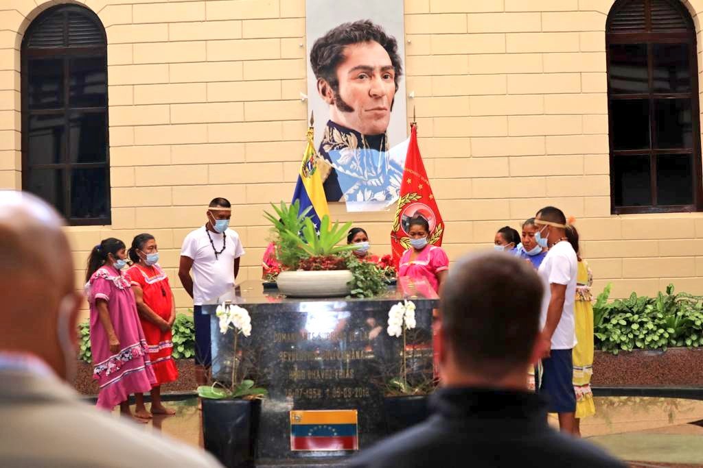 pueblo-venezolano-rinde-homenaje-a-hugo-chavez