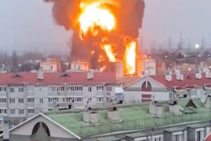 varios-edificios-danados-por-bombardeo-en-region-rusa-de-belgorod