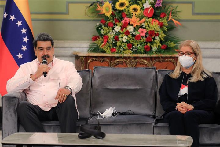 presidente-de-venezuela-respalda-lucha-por-derechos-de-la-mujer