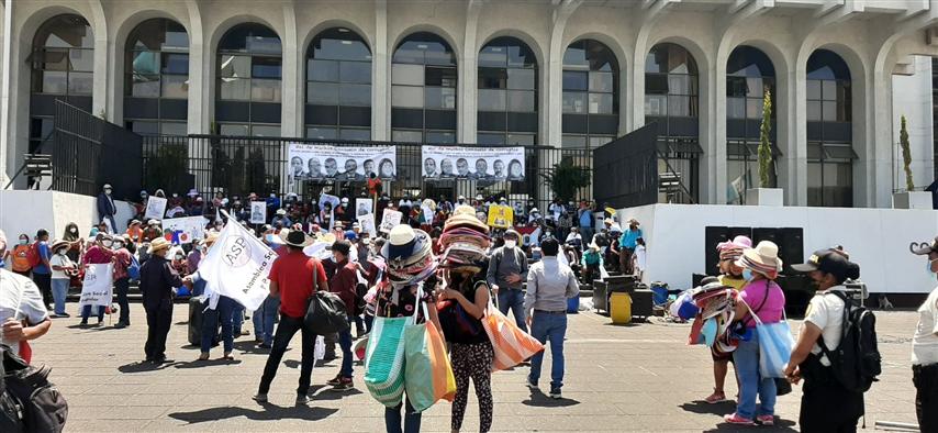 planton-y-vigilia-contra-la-corrupcion-en-guatemala