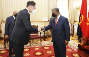 presidentes de De Beers y Angola