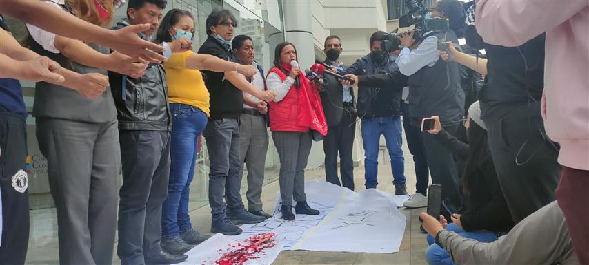 maestros-publicos-de-ecuador-siguen-en-huelga-por-demanda-salarial