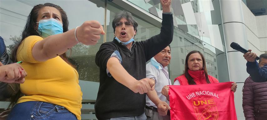  maestros-publicos-de-ecuador-siguen-en-huelga-por-demanda-salarial