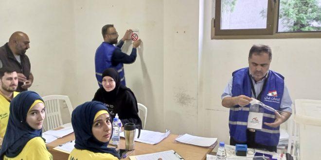  empleados-electorales-ejercen-el-voto-en-libano