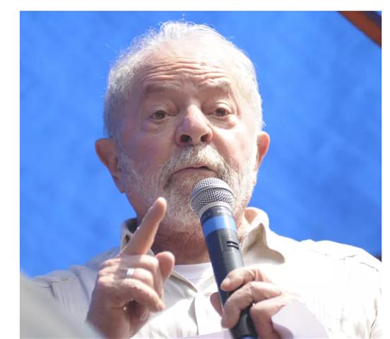 Lula insta a Bolsonaro a cambiar precios de Petrobras