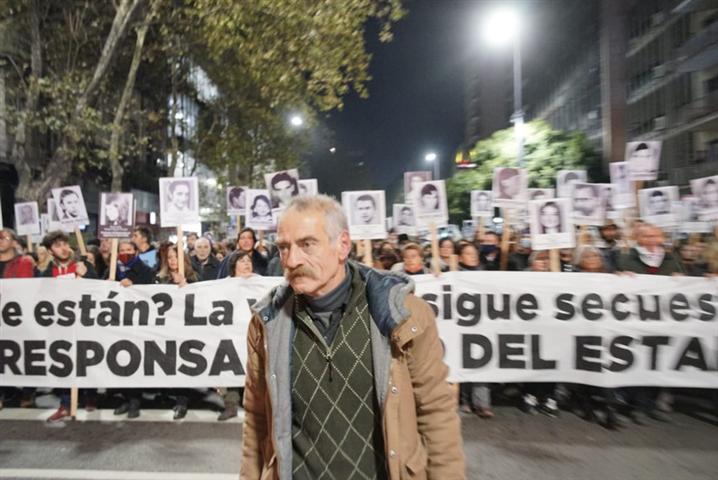  multitudinaria-marcha-en-uruguay-por-desaparecidos-en-dictadura