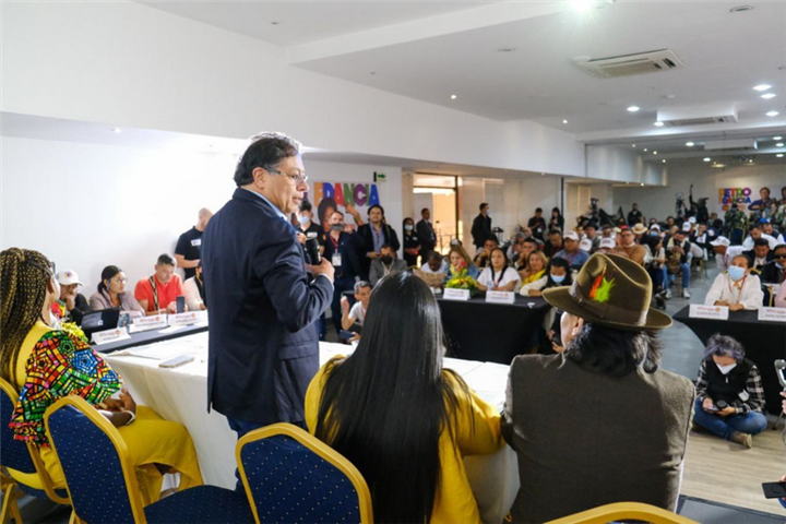  colectivos-indigenas-de-colombia-oficializan-apoyo-al-pacto-historico