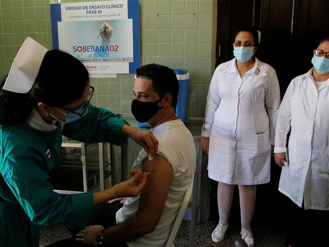 Vacunacion refuerzo en Cuba