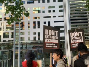 Reino Unido, Assange, bloqueo, extradición