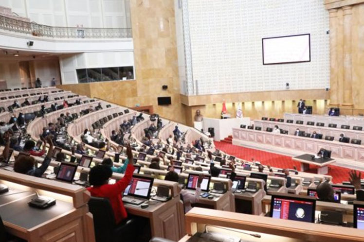 parlamento-Angola