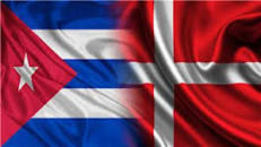 Banderas de Dinamarca y Cuba