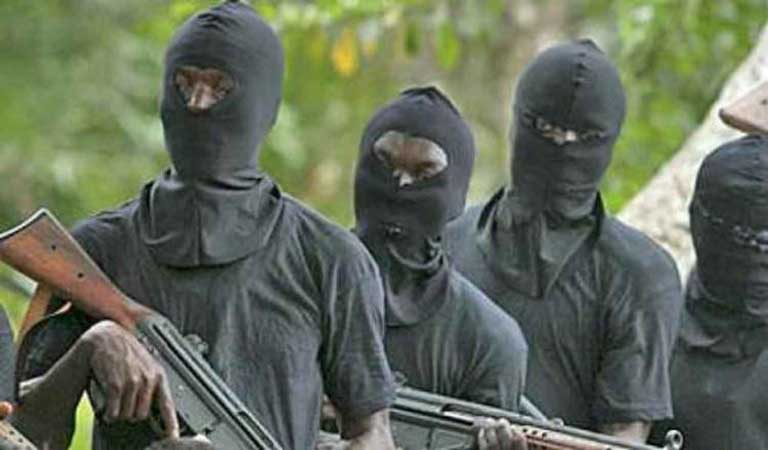 abaten-hombres-armados-en-nigeria-a-siete-vigilantes
