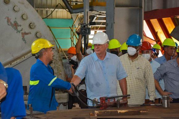 continua-presidente-de-cuba-visitas-a-centrales-electricas