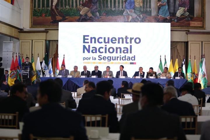 gobierno-de-ecuador-llama-a-alcaldes-a-unidad-contra-inseguridad