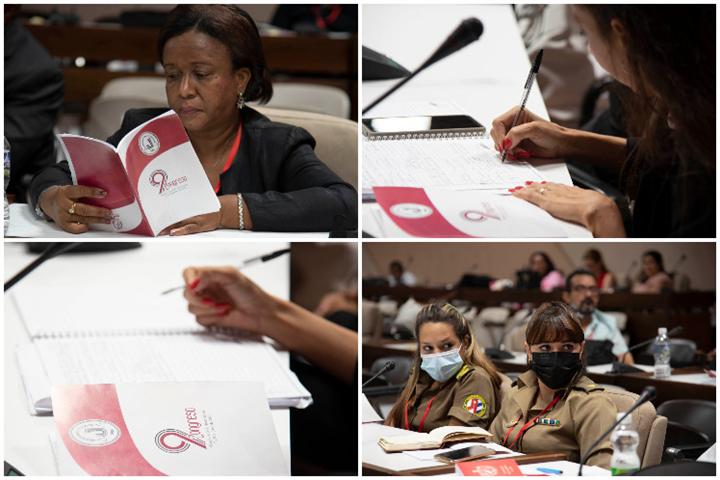 Juristas cubanos en congreso-V