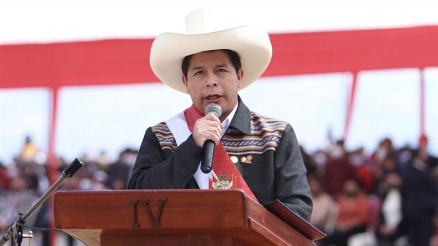 presidente-peruano-acepto-recibir-a-comision-congresal-investigadora