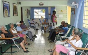 Población de Cuba decrece y envejece