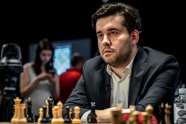 nepomniachtchi-defiende-la-cima-en-torneo-de-candidatos-de-ajedrez-2