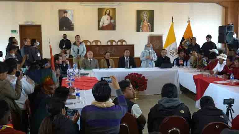 reanudan-dialogo-entre-gobierno-y-movimiento-indigena-de-ecuador
