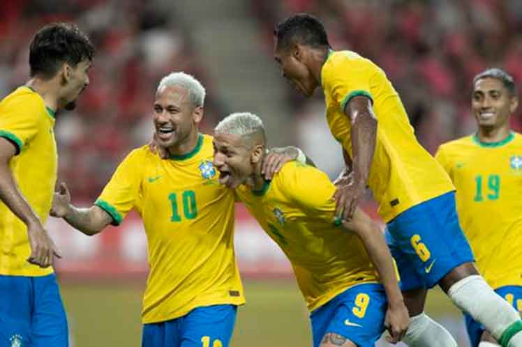 gano-brasil-y-perdio-chile-en-amistosos-de-futbol