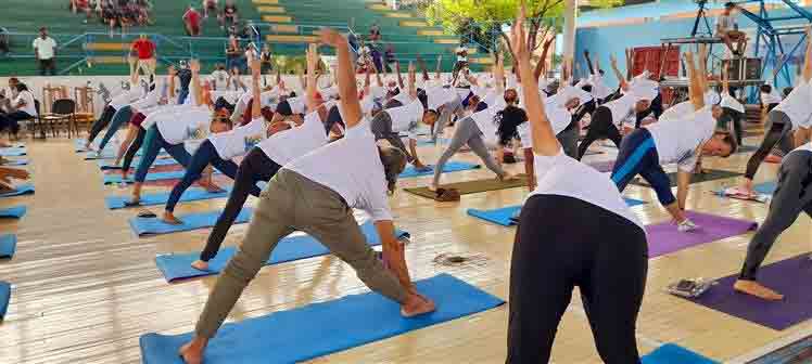 cubanos-celebran-dia-internacional-del-yoga