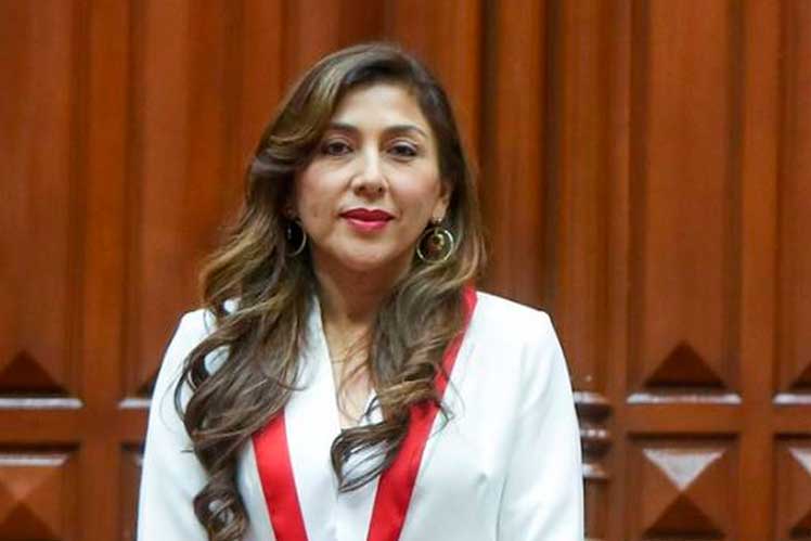 Congreso-de-Perú-presidenta-Lady-Camones