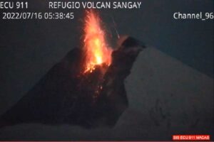 Ecuador-actividad-de-Volcán-Sangay