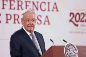 México-AMLO-contratación-médicos-cubanos