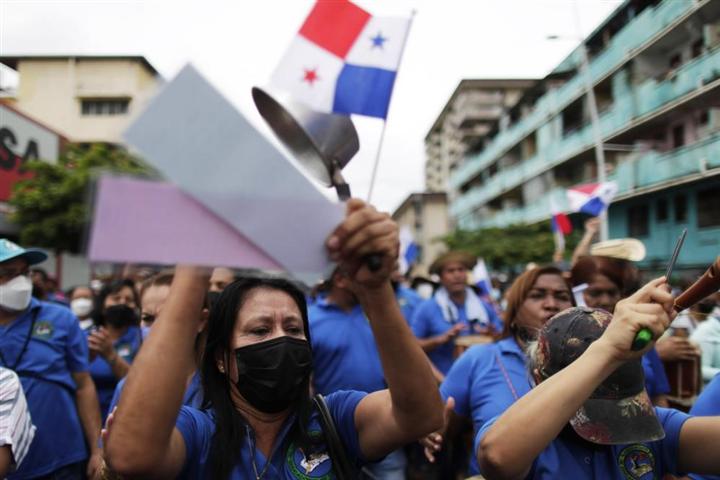 educadores-panamenos-en-huelga-contra-el-alto-precio-del-combustible