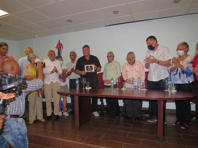 solidaridad-dominicana-agasaja-a-heroe-cubano-ramon-labanino