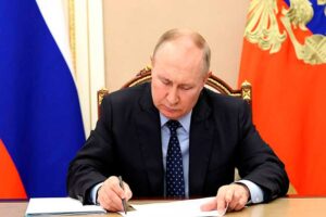 Rusia-Putin-firma-ley