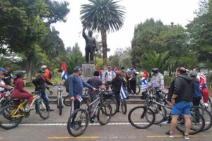 ciclistas bloqueo ecuador cuba