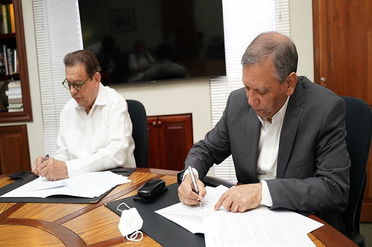 dominicana-firma-petroleo