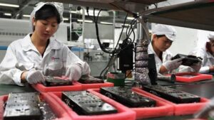 plantas-de-apple-en-china-reclutan-personal-para-los-iphone-14