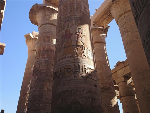Columnas de la sala apostólica de Karnak, en Luxor, Egipto.