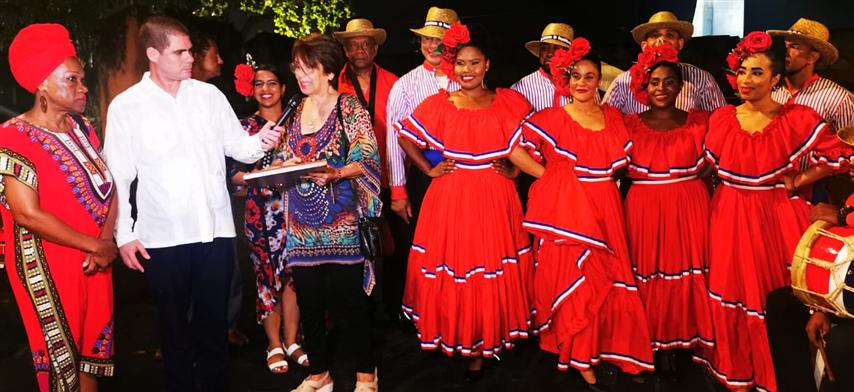 homenaje-a-cuba-en-dominicana-por-el-dia-mundial-del-folklore