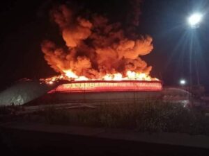 continuan-esfuerzos-por-sofocar-gran-incendio-en-matanzas-cuba