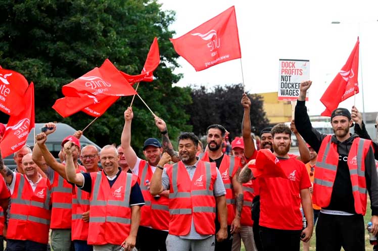 Reino-Unido-huelga-obreros-puerto