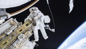 Rusia crea centro de prácticas de caminatas espaciales