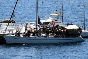 barco-migrantes