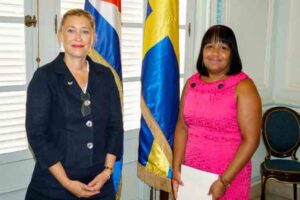 recibe-viceministra-de-cuba-copias-de-estilo-de-embajadora-sueca