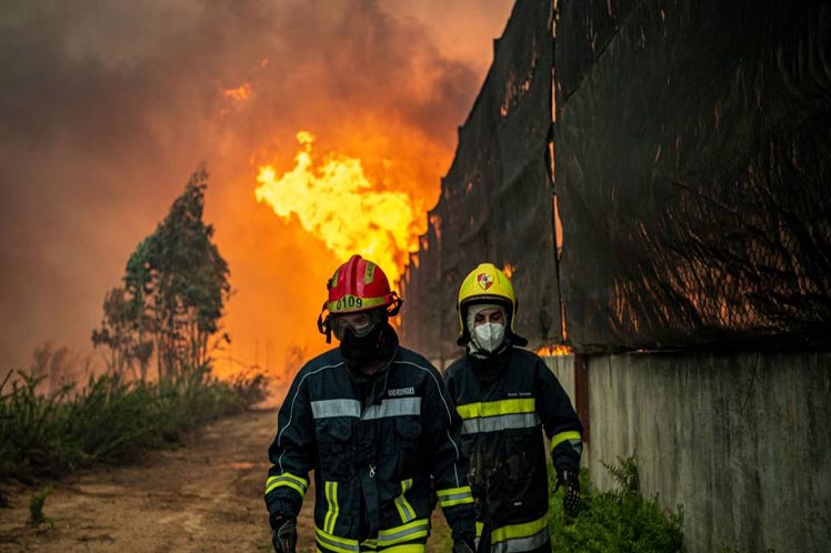 dos-bomberos