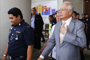 ex-primer-ministro-de-malasia-condenado-a-prision-por-corrupcion
