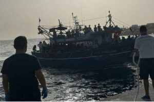 llegan-otros-dos-mil-700-migrantes-a-isla-italiana-de-lampedusa