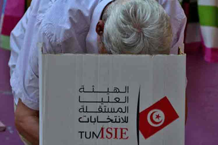 referendo-constitucional-tunecino-pasa-prueba-de-fuego