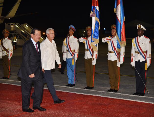  primer-ministro-de-cambodia-llego-a-cuba-en-visita-oficial