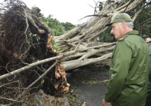 presidente-de-cuba-chequea-en-pinar-del-rio-acciones-de-recuperacion