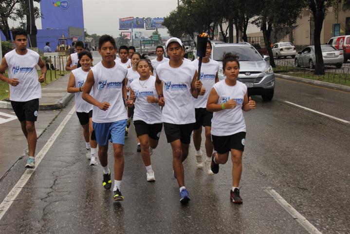  antorcha-centroamericana-por-la-paz-y-la-libertad-arde-en-guatemala