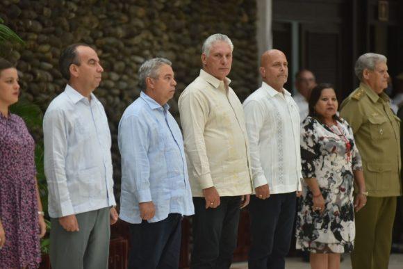 condecoran-en-cuba-a-miembros-de-mayor-organizacion-de-masas