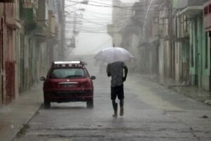 extreman-vigilancia-ante-posibles-lluvias-en-centro-de-cuba